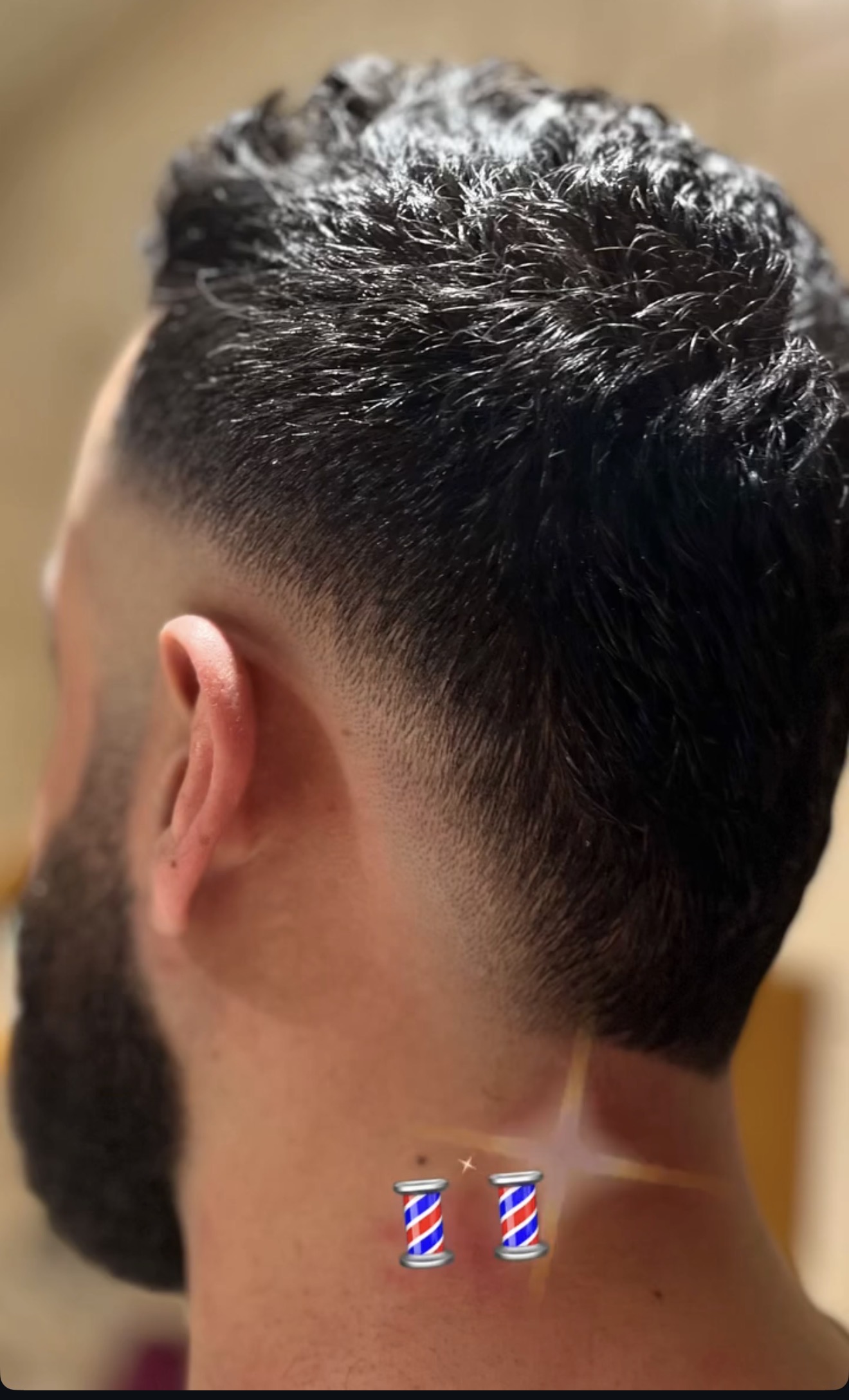 Klassischer Herrenschnitt mit hohem Fade